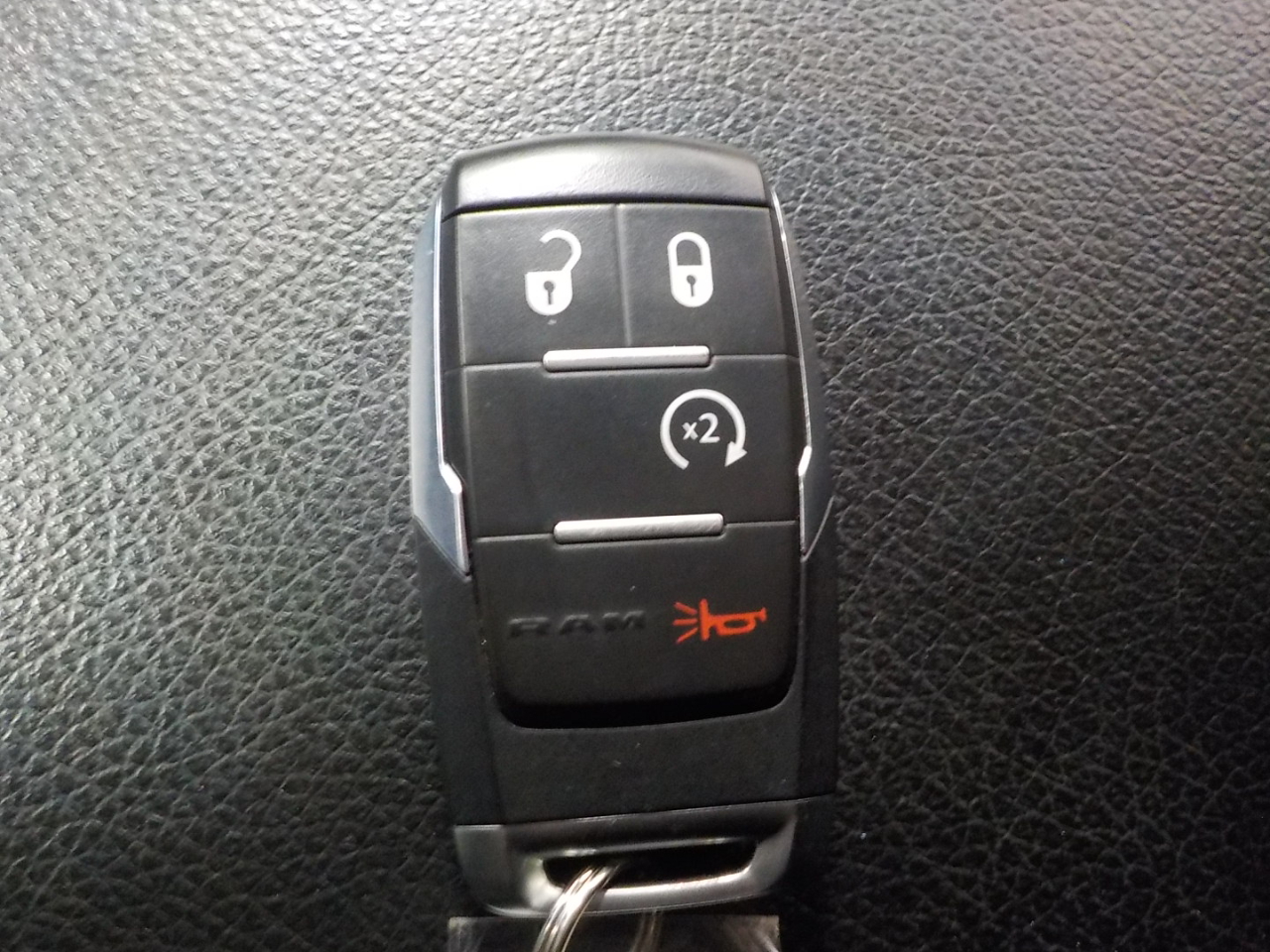 RAM 3500 Big Horn 4x4 Mega Cab 6'4" Box 2022