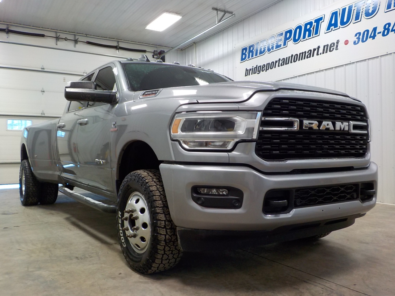 RAM 3500 Big Horn 4x4 Crew Cab 8' Box 2022