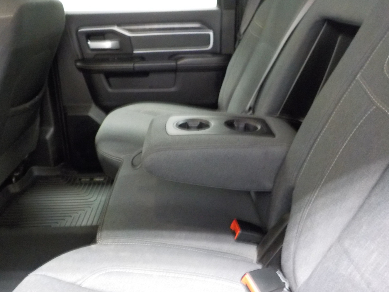 RAM 3500 Big Horn 4x4 Crew Cab 8' Box 2022