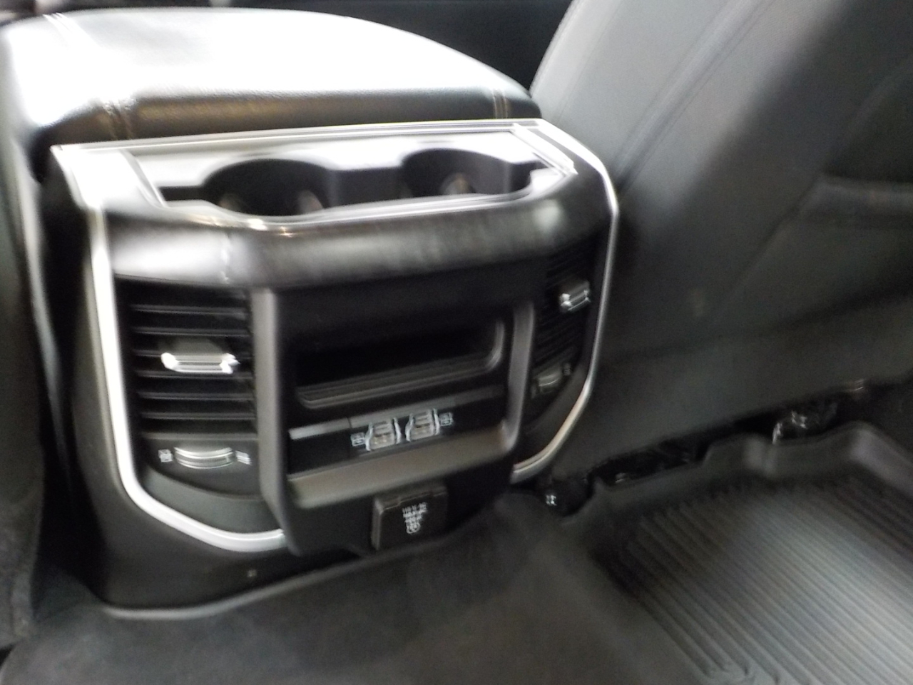 RAM 3500 Big Horn 4x4 Crew Cab 8' Box 2022