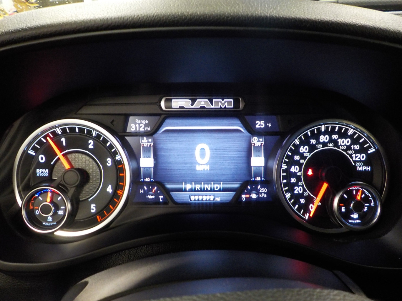 RAM 3500 Big Horn 4x4 Crew Cab 8' Box 2022