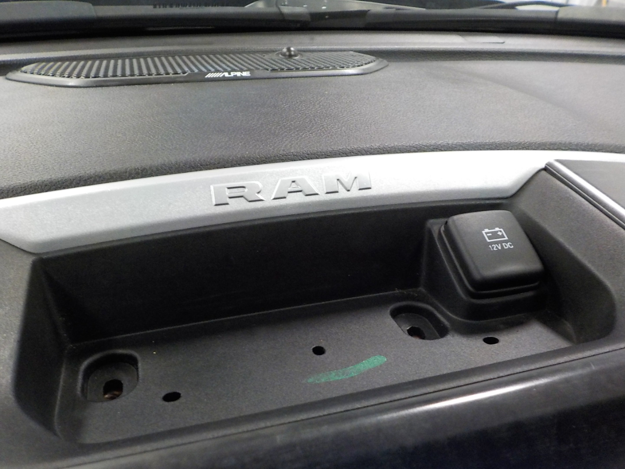 RAM 3500 Big Horn 4x4 Crew Cab 8' Box 2022