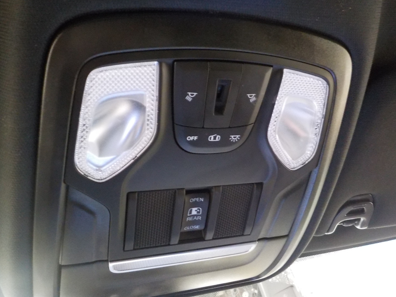 RAM 3500 Big Horn 4x4 Crew Cab 8' Box 2022