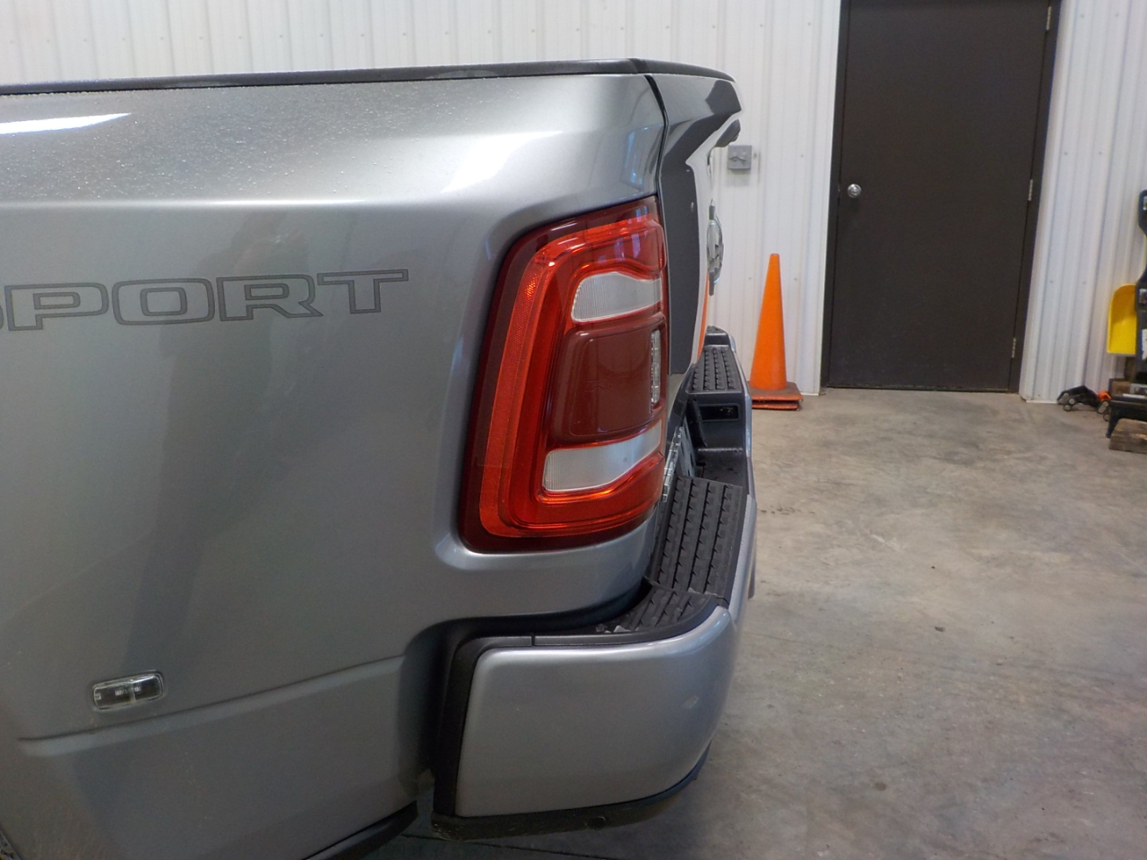 RAM 3500 Big Horn 4x4 Crew Cab 8' Box 2022