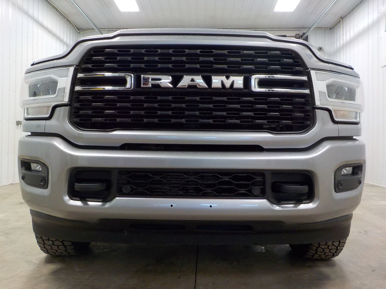 RAM 3500 Big Horn 4x4 Crew Cab 8' Box 2022