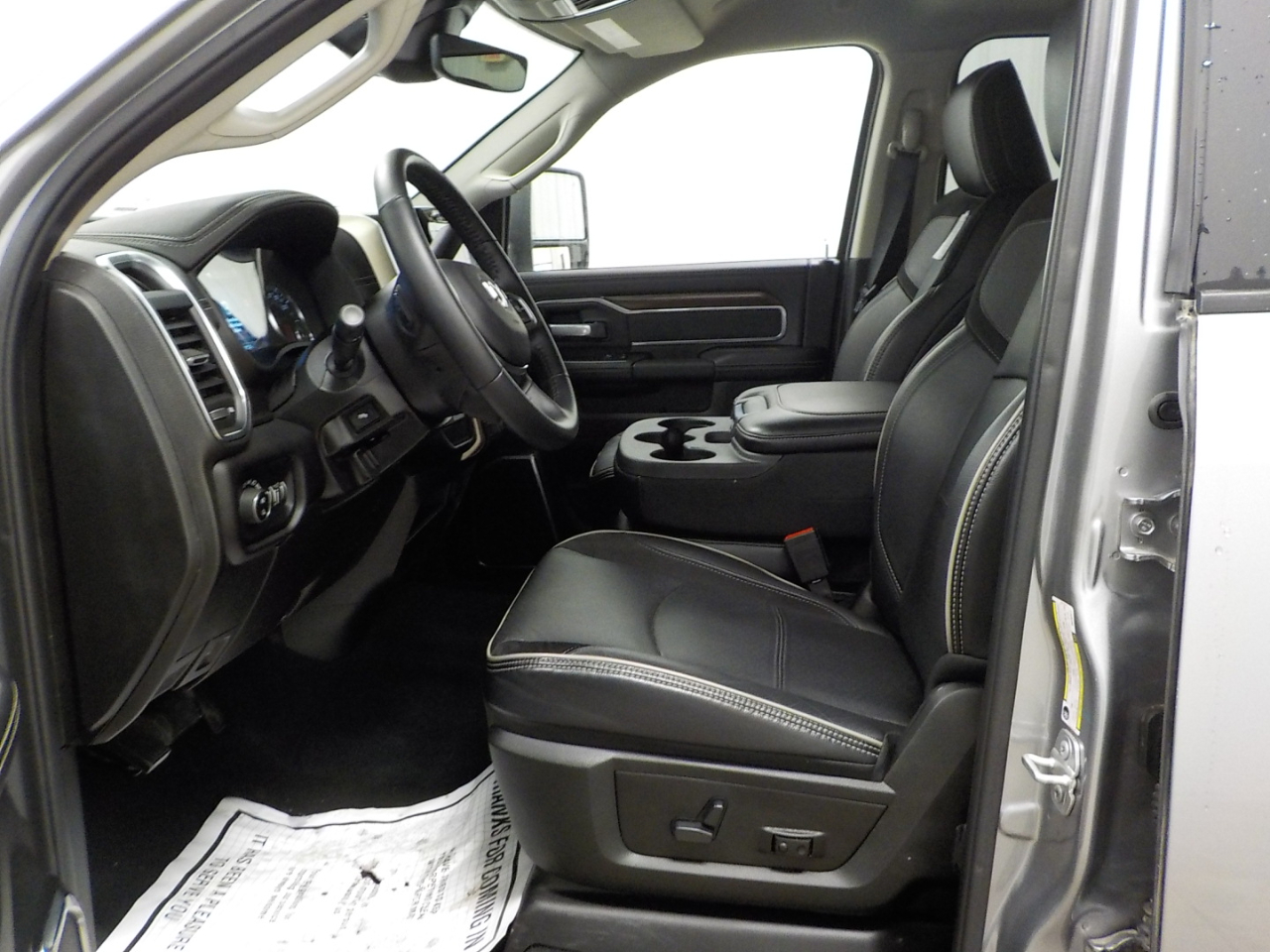 RAM 2500 Laramie 4x4 Crew Cab 6'4" Box 2024