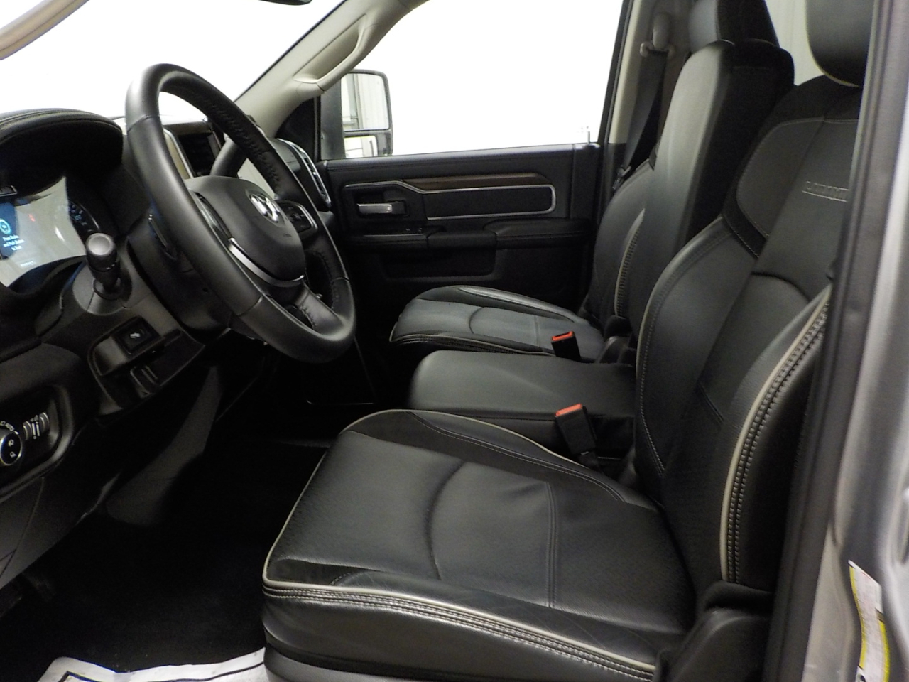 RAM 2500 Laramie 4x4 Crew Cab 6'4" Box 2024