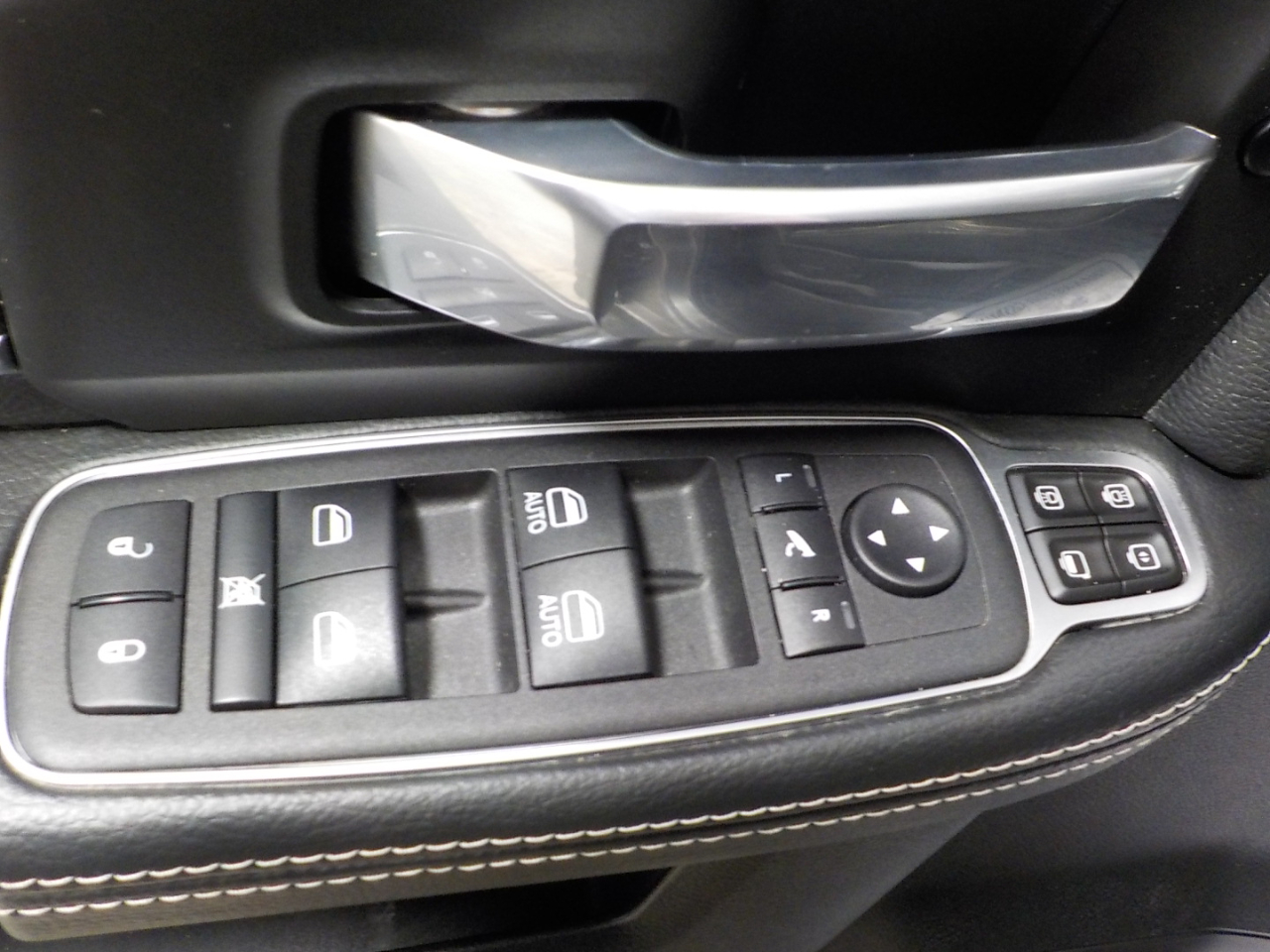 RAM 2500 Laramie 4x4 Crew Cab 6'4" Box 2024