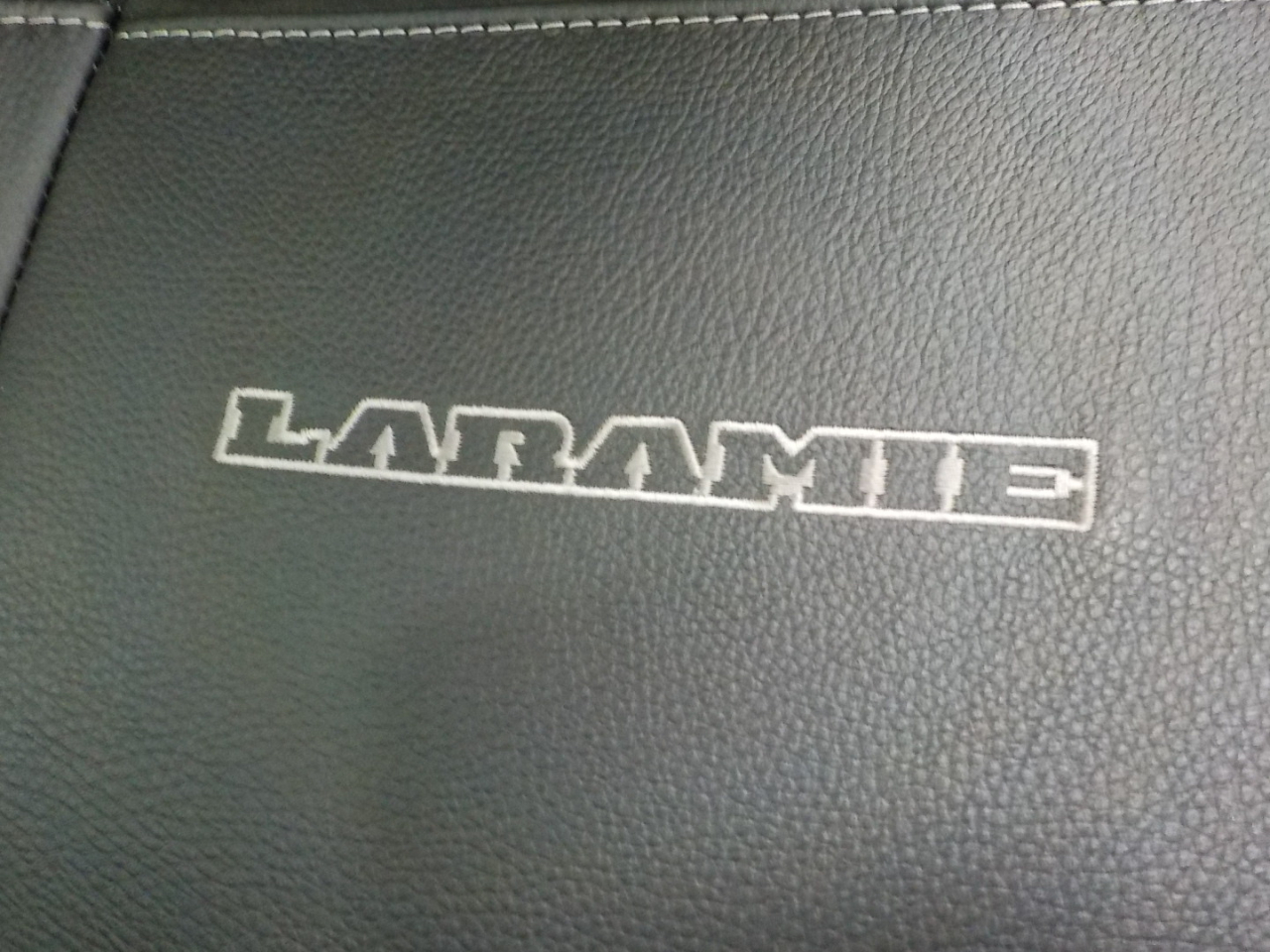 RAM 2500 Laramie 4x4 Crew Cab 6'4" Box 2024