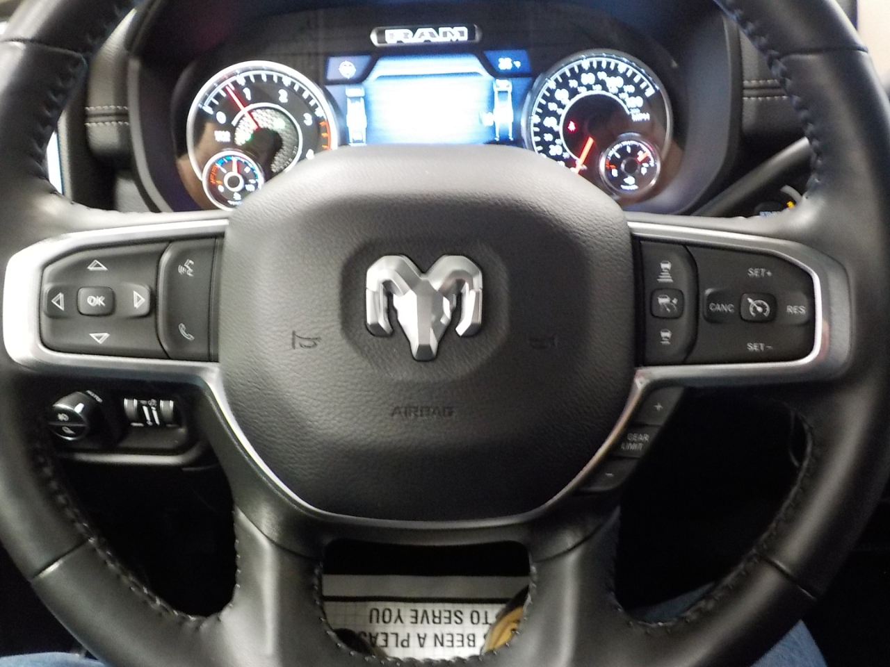 RAM 2500 Laramie 4x4 Crew Cab 6'4" Box 2024