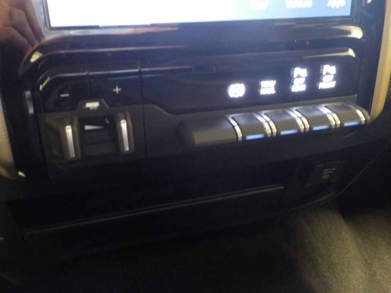 RAM 2500 Laramie 4x4 Crew Cab 6'4" Box 2024