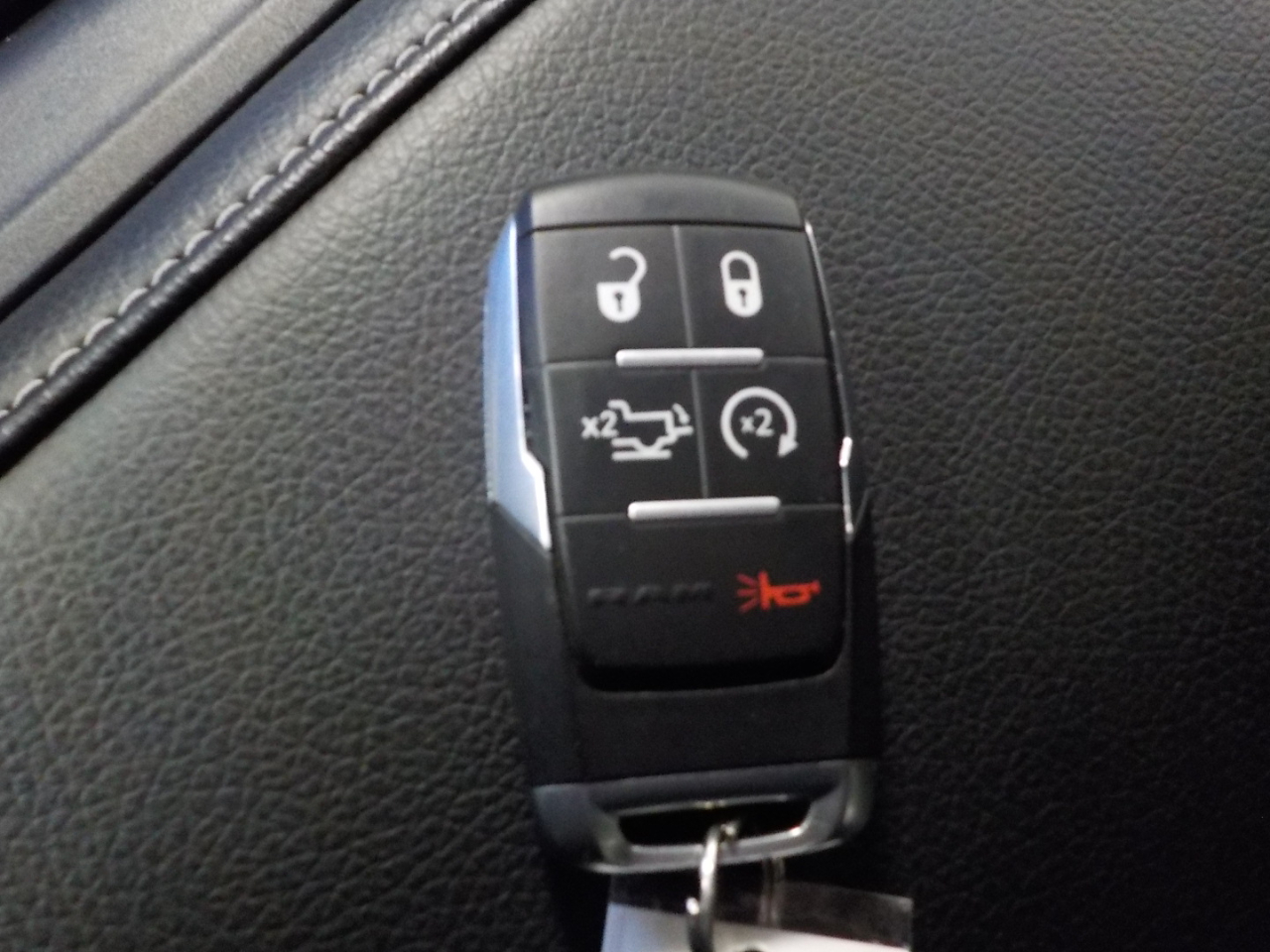 RAM 2500 Laramie 4x4 Crew Cab 6'4" Box 2024