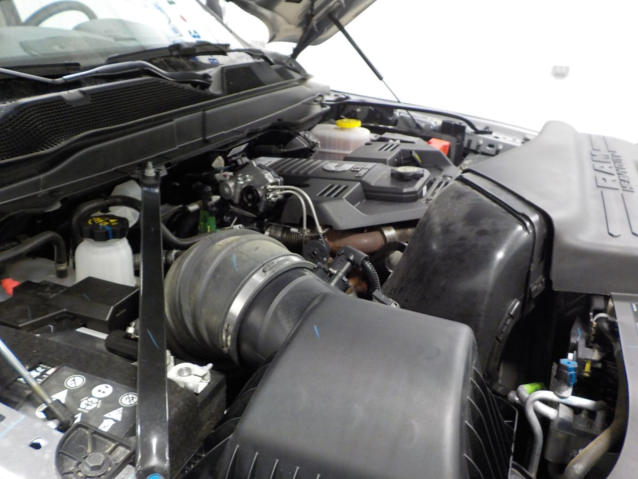 RAM 2500 Laramie 4x4 Crew Cab 6'4" Box 2024