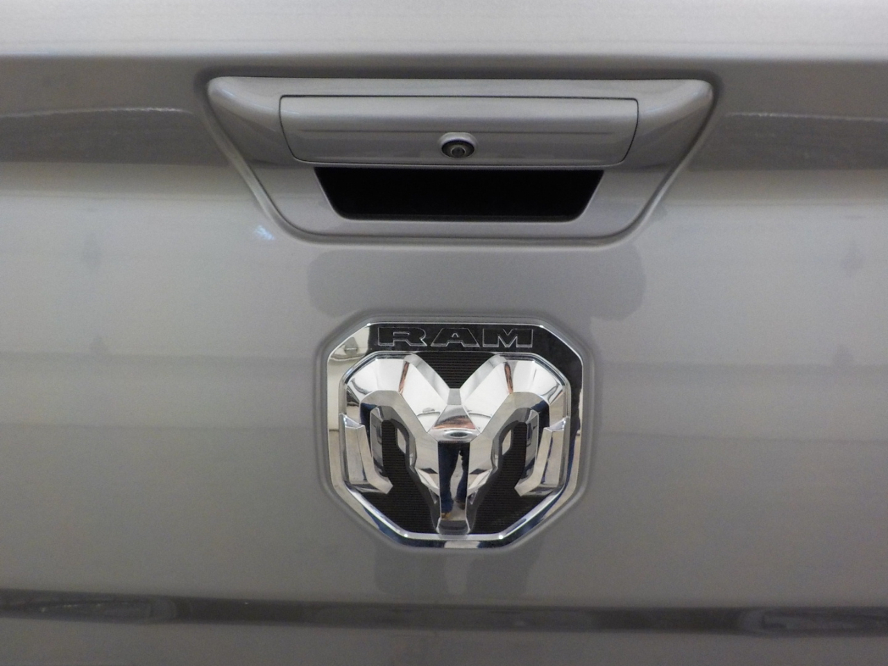 RAM 2500 Laramie 4x4 Crew Cab 6'4" Box 2024