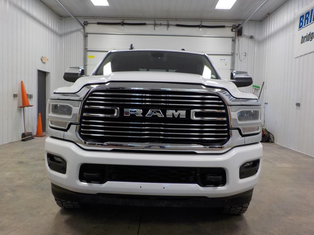 RAM 2500 Laramie 4x4 Crew Cab 6'4" Box 2022