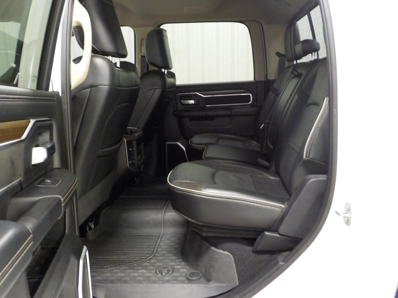 RAM 2500 Laramie 4x4 Crew Cab 6'4" Box 2022