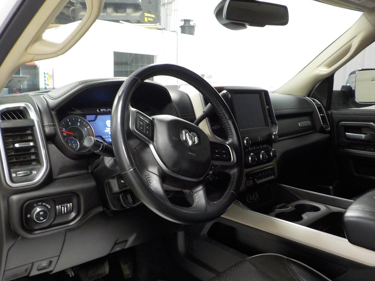 RAM 2500 Laramie 4x4 Crew Cab 6'4" Box 2022