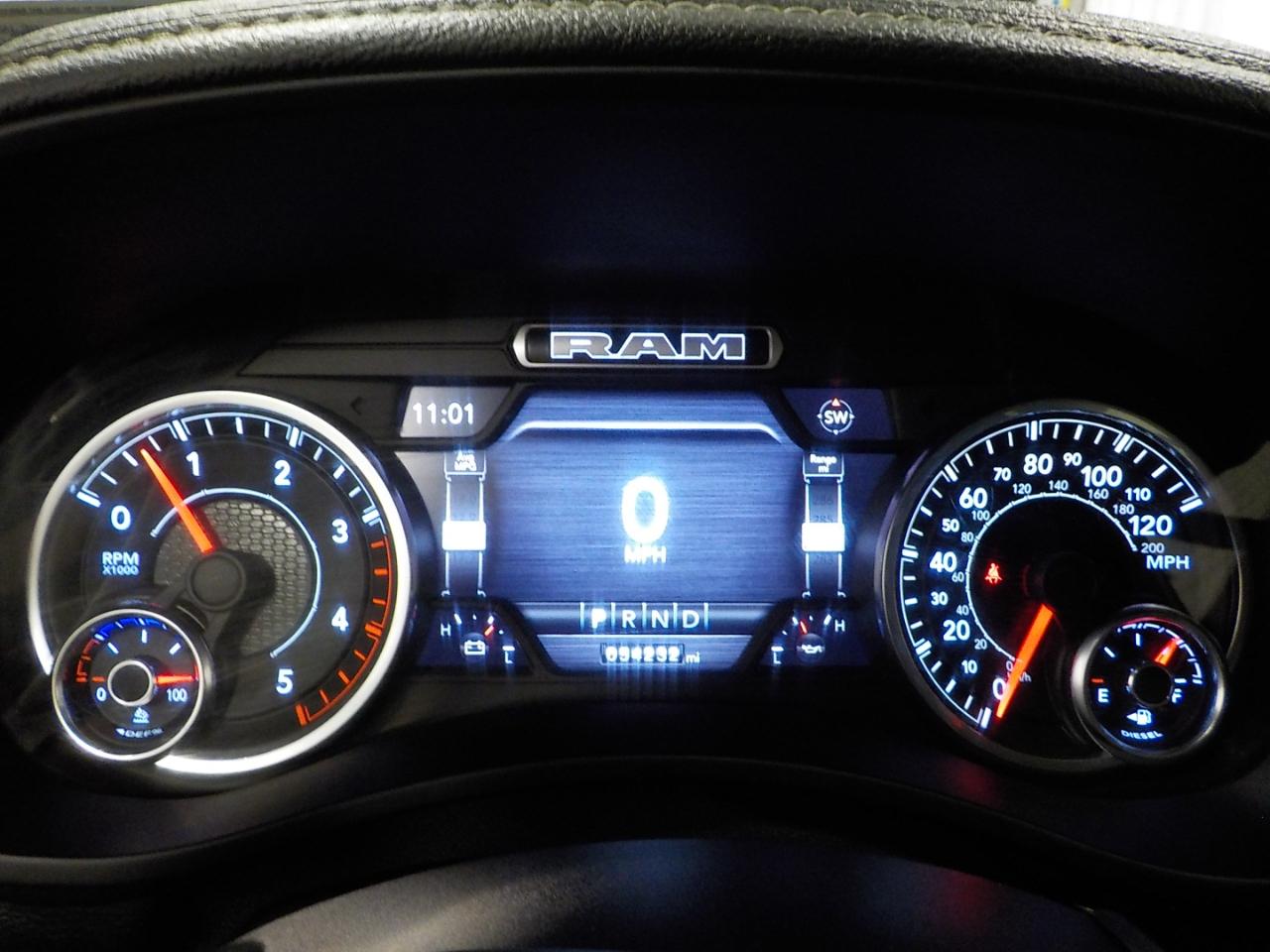 RAM 2500 Laramie 4x4 Crew Cab 6'4" Box 2022