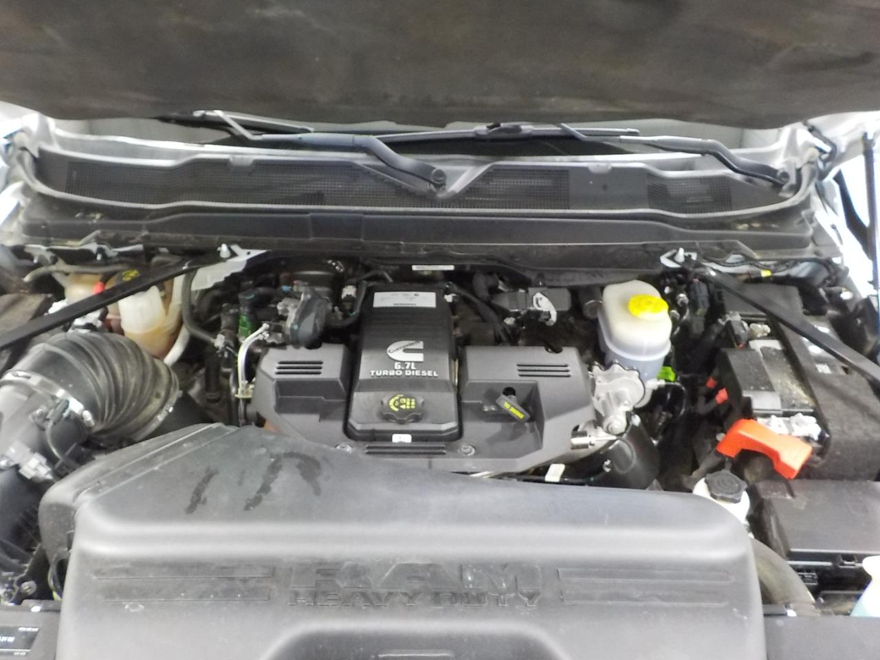 RAM 2500 Laramie 4x4 Crew Cab 6'4" Box 2022