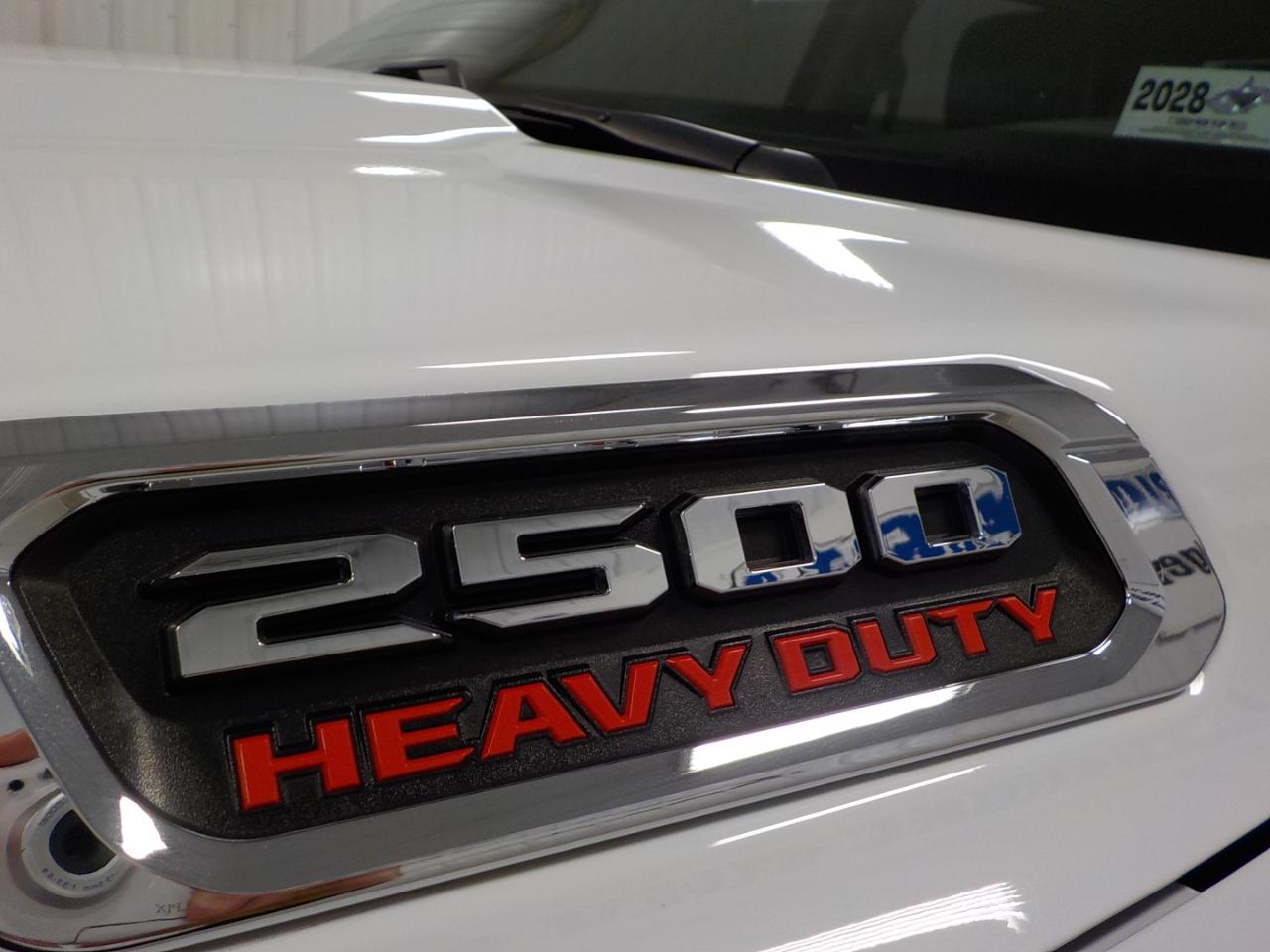 RAM 2500 Laramie 4x4 Crew Cab 6'4" Box 2022