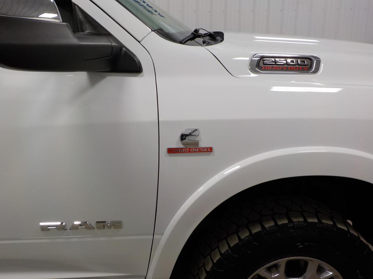 RAM 2500 Laramie 4x4 Crew Cab 6'4" Box 2022