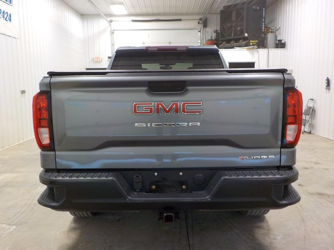GMC Sierra 1500 4WD Crew Cab 157" 2020