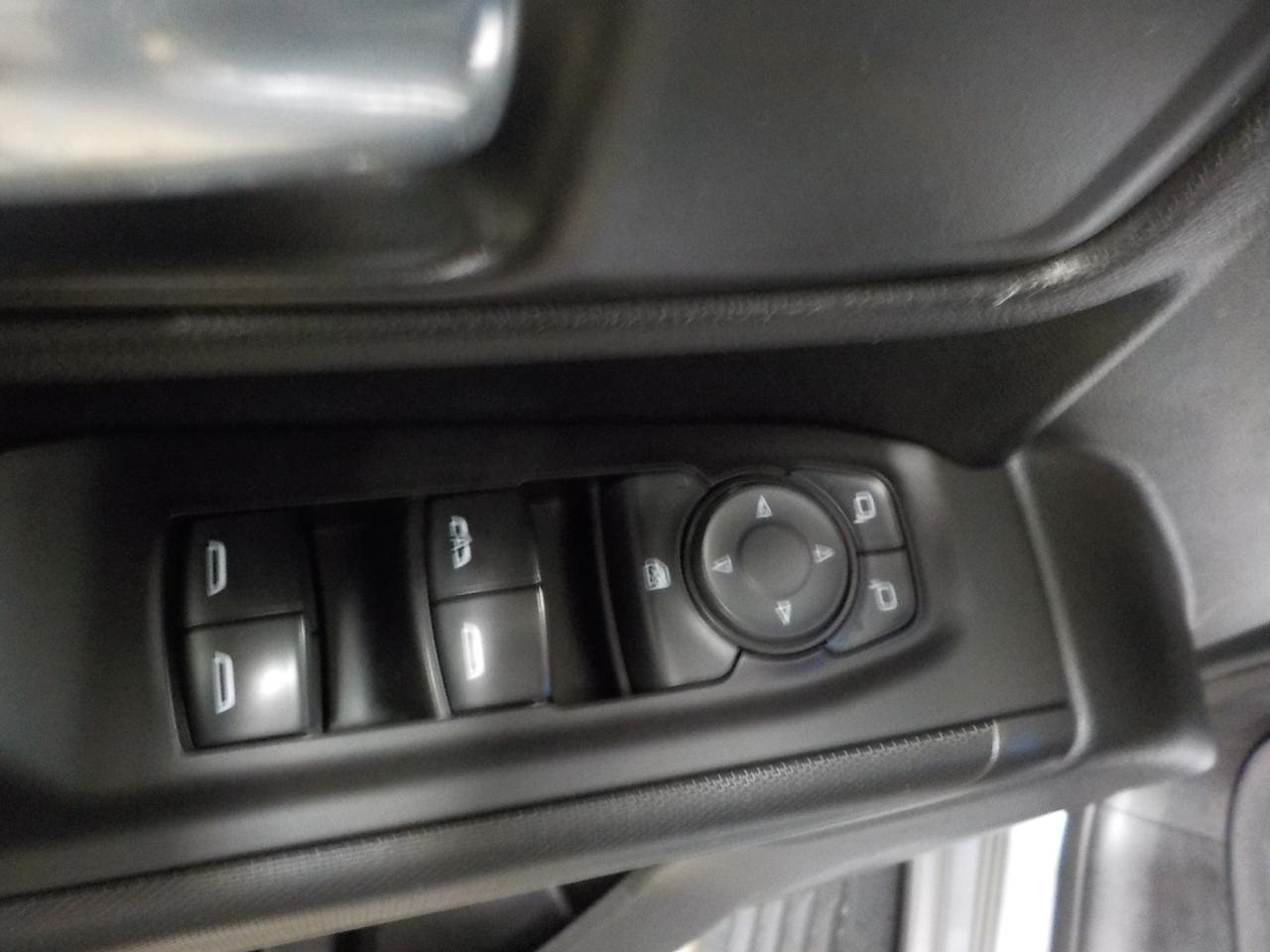 GMC Sierra 1500 4WD Crew Cab 157" 2020