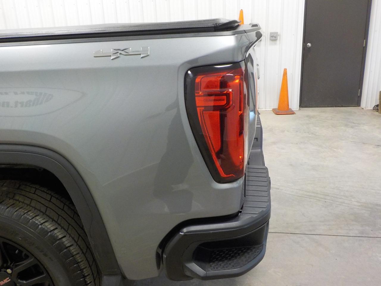 GMC Sierra 1500 4WD Crew Cab 157" 2020