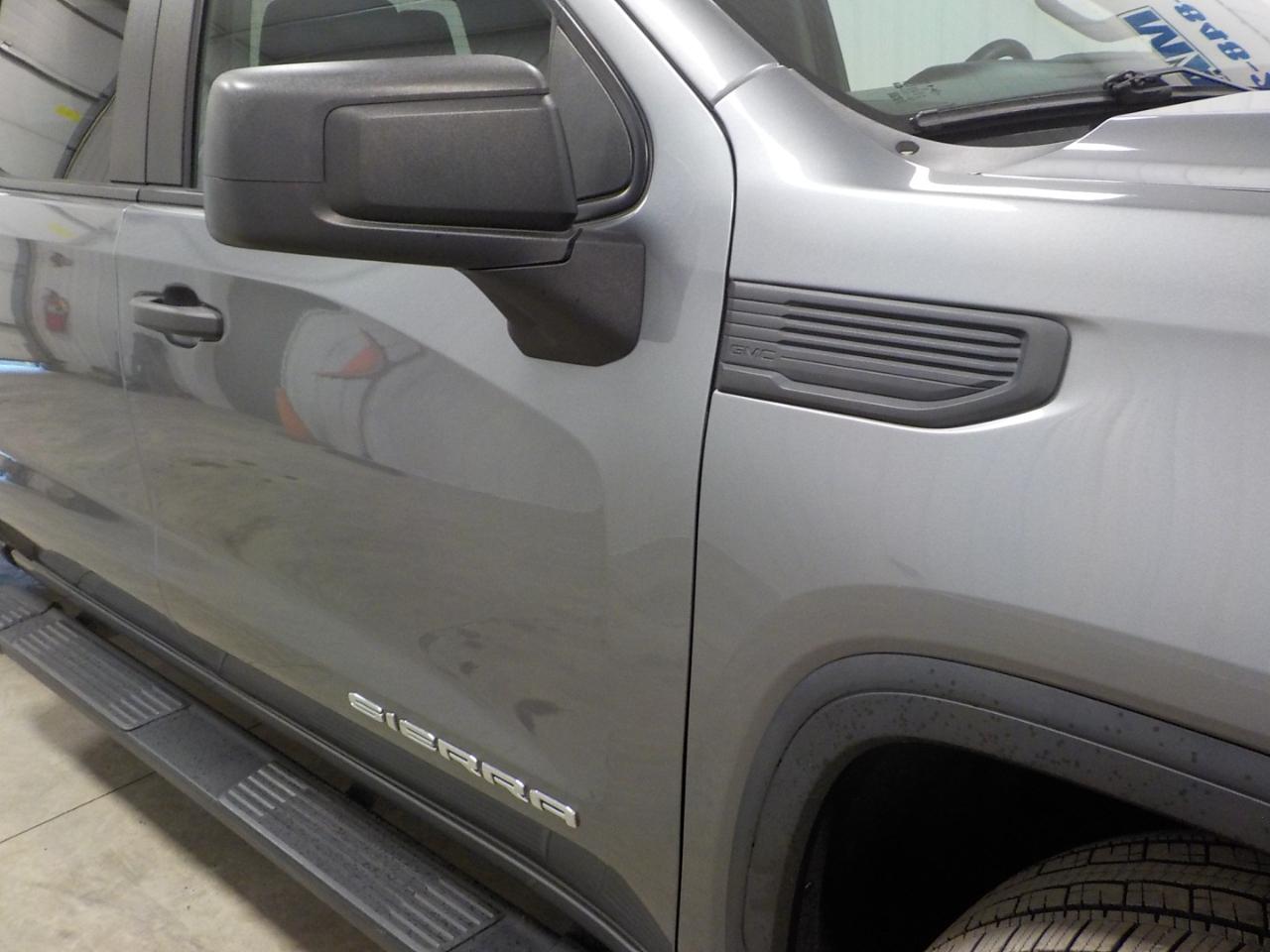 GMC Sierra 1500 4WD Crew Cab 157" 2020