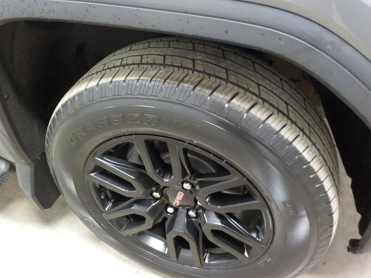 GMC Sierra 1500 4WD Crew Cab 157" 2020