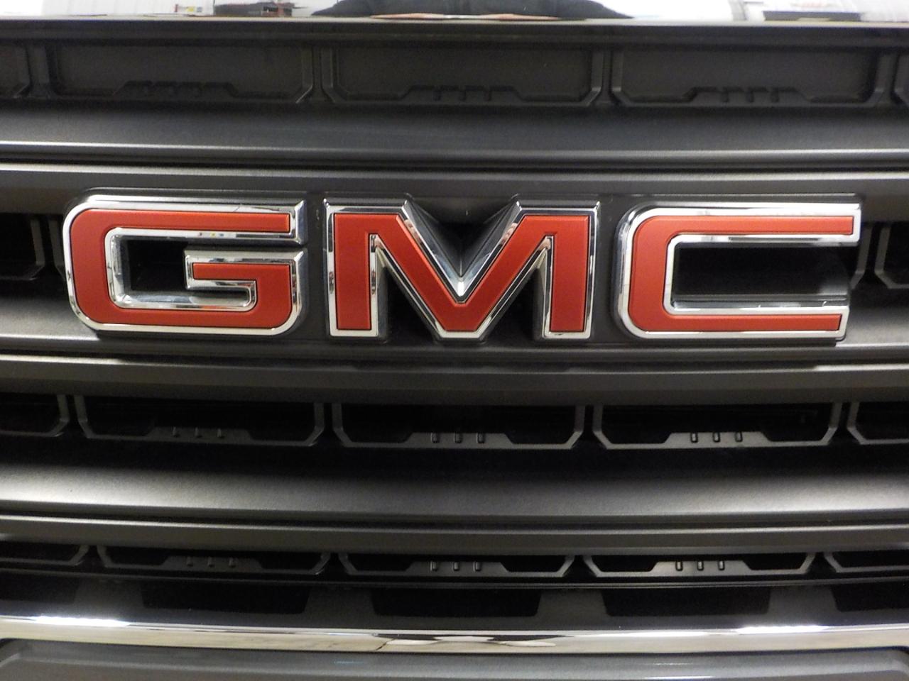 GMC Sierra 1500 4WD Crew Cab 157" 2020