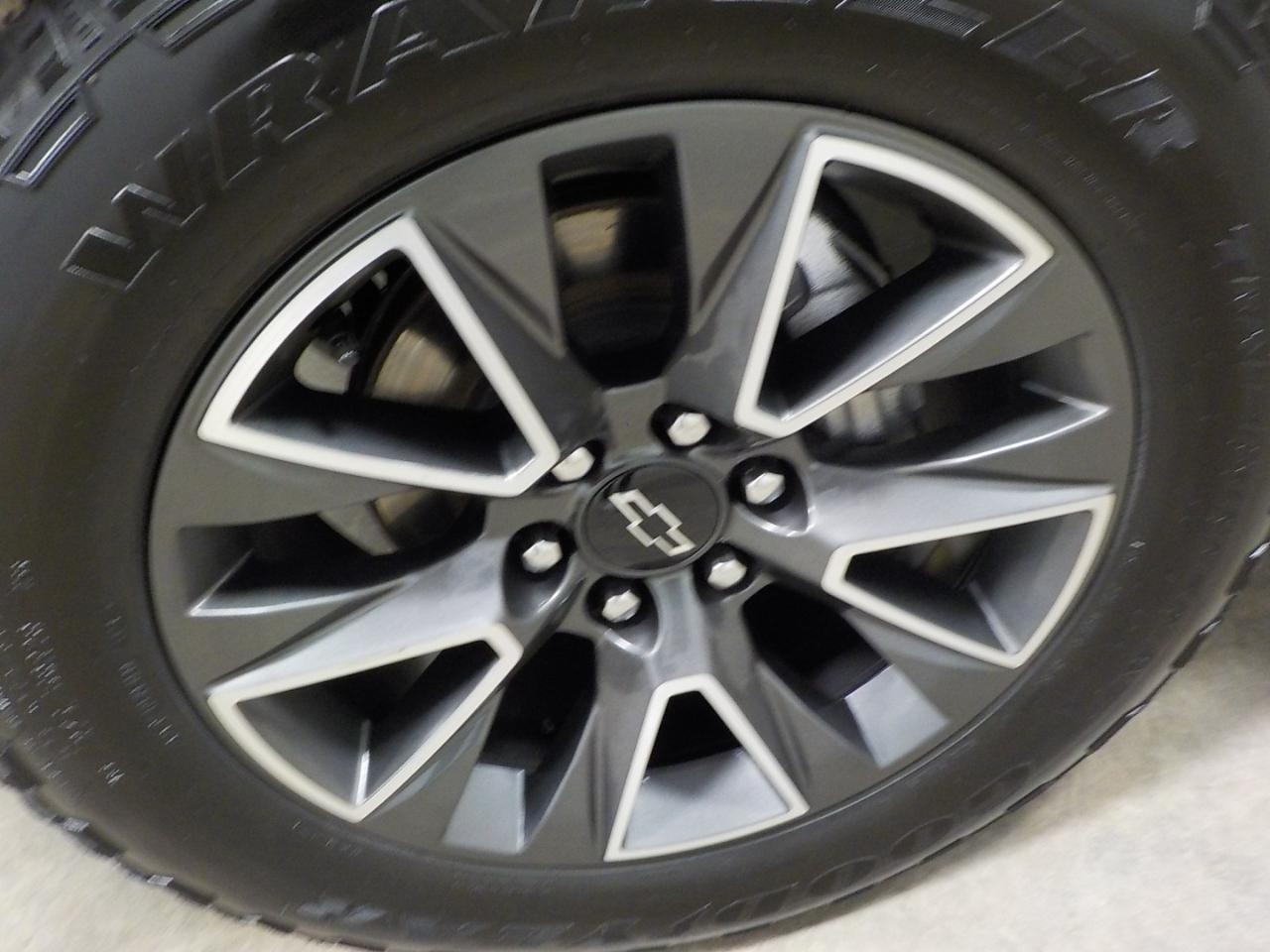 Chevrolet Tahoe 4WD 4dr Z71 2023