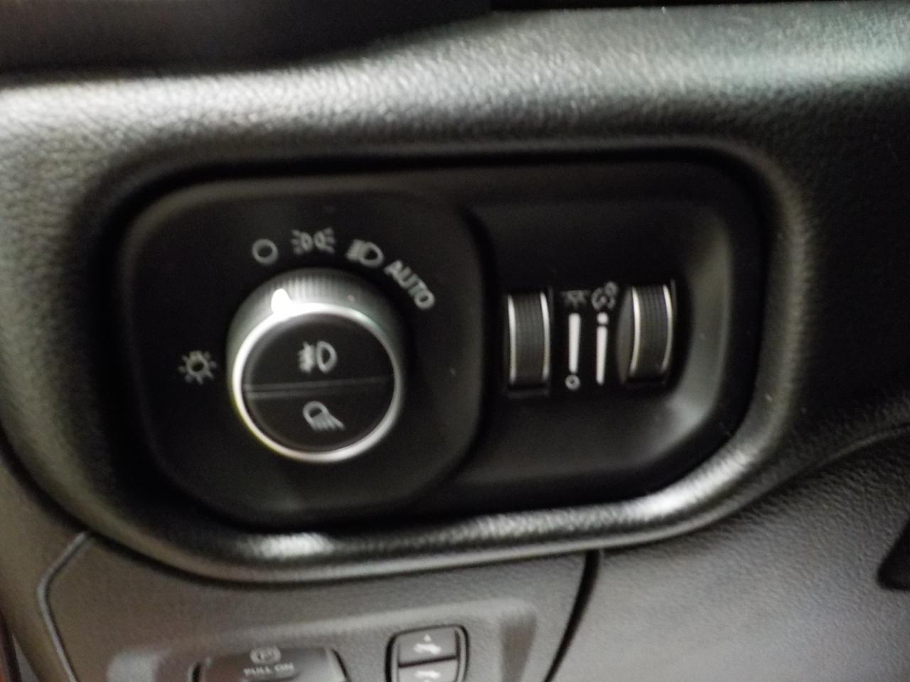 RAM 1500 Rebel 4x4 Crew Cab 5'7" Box 2019