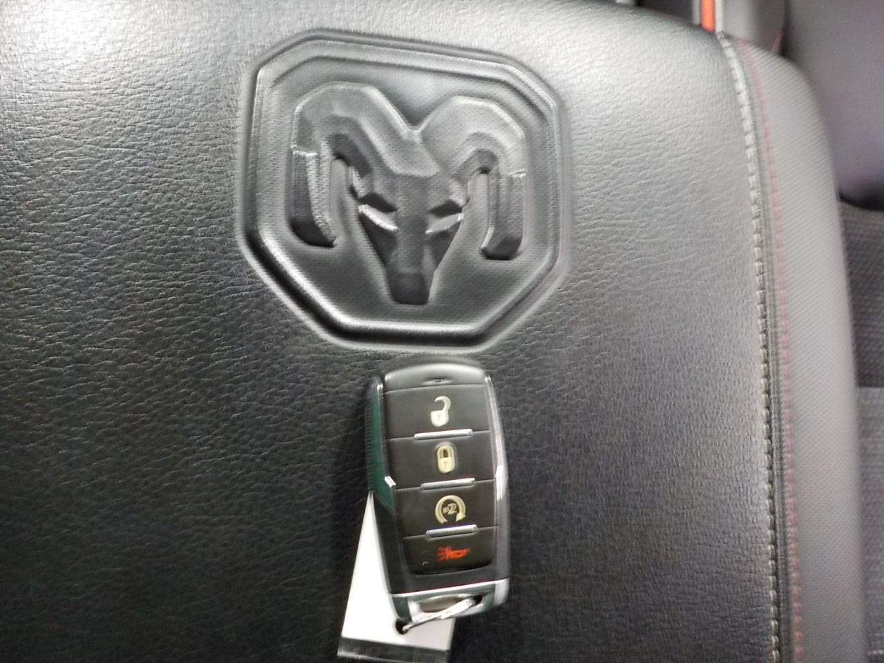 RAM 1500 Rebel 4x4 Crew Cab 5'7" Box 2019