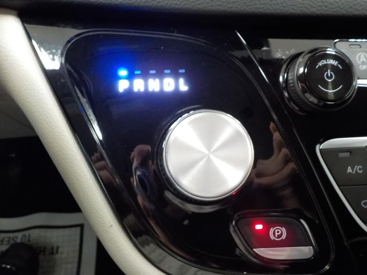 Chrysler Pacifica Touring L FWD 2024