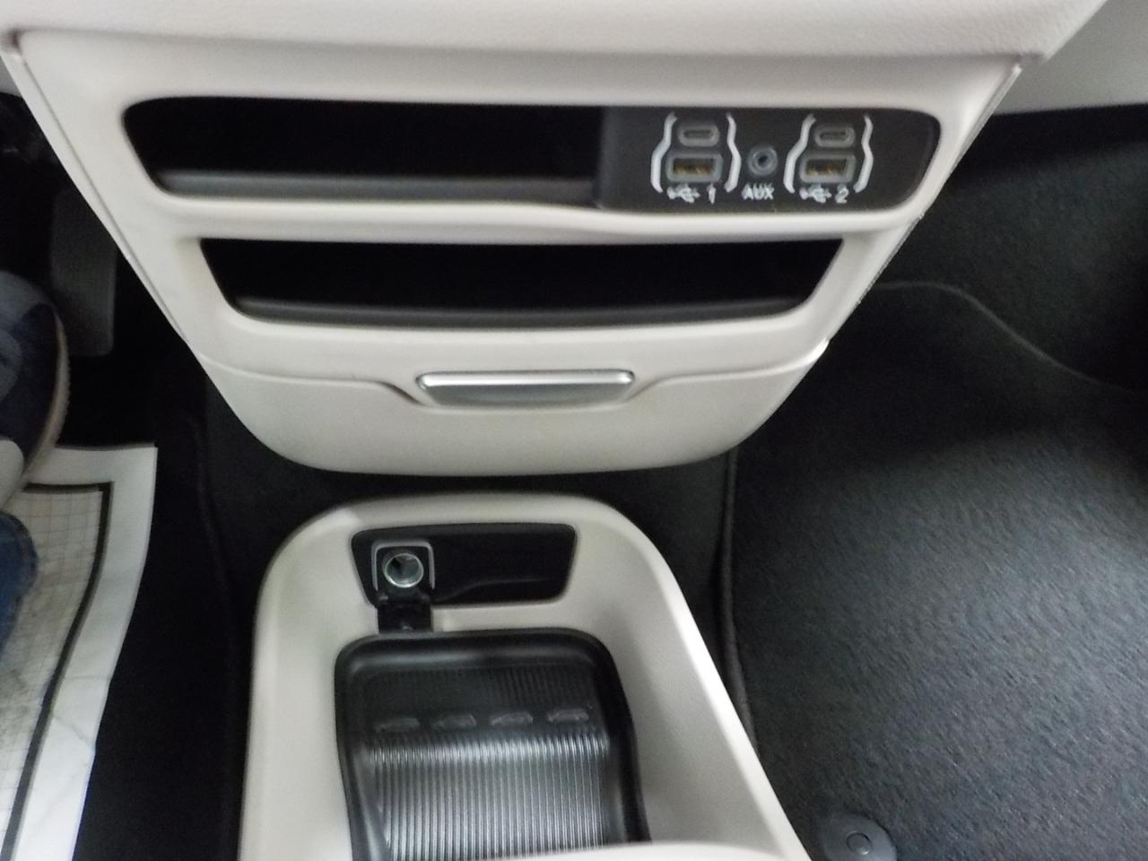 Chrysler Pacifica Touring L FWD 2024