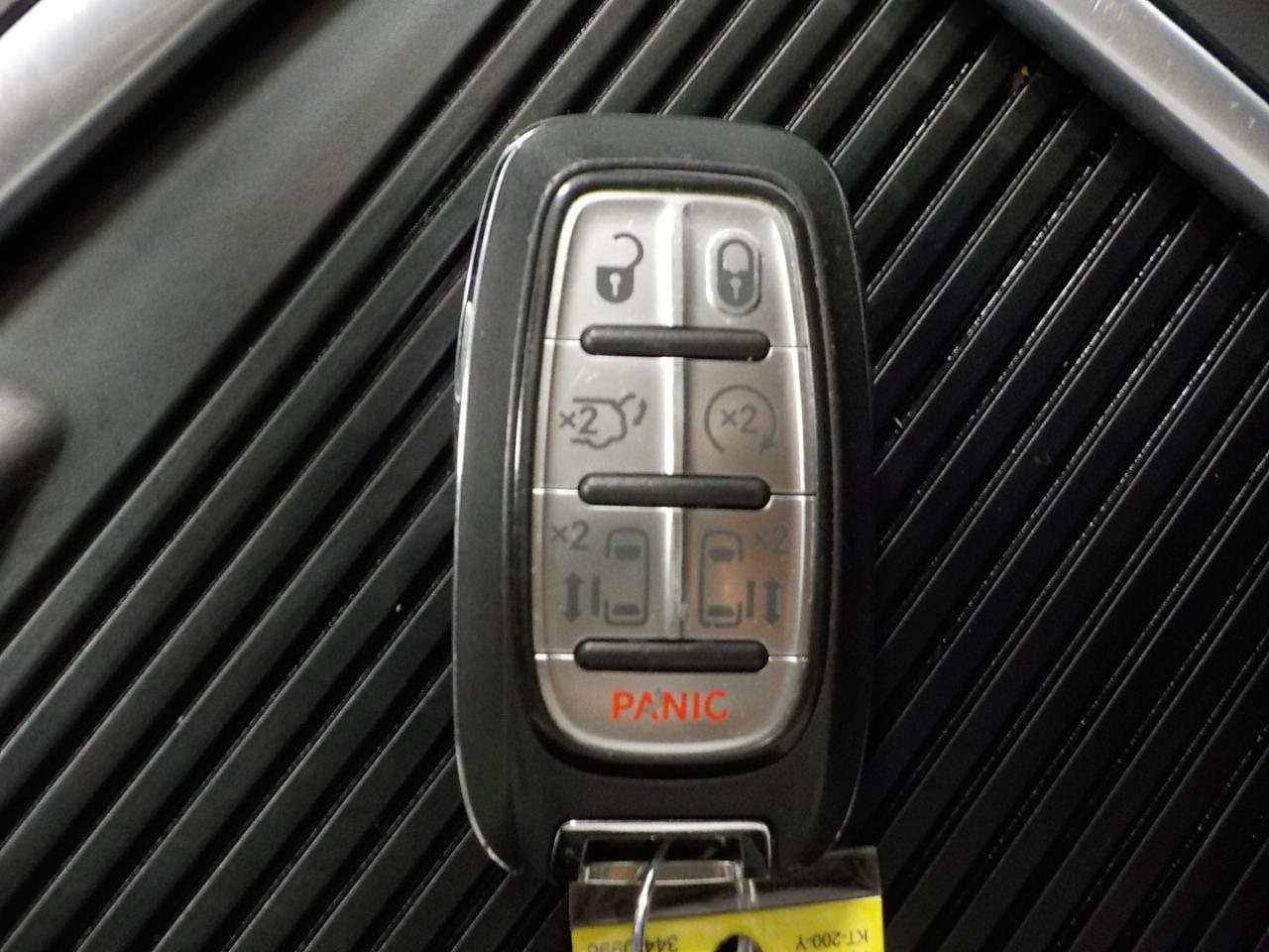 Chrysler Pacifica Touring L FWD 2024