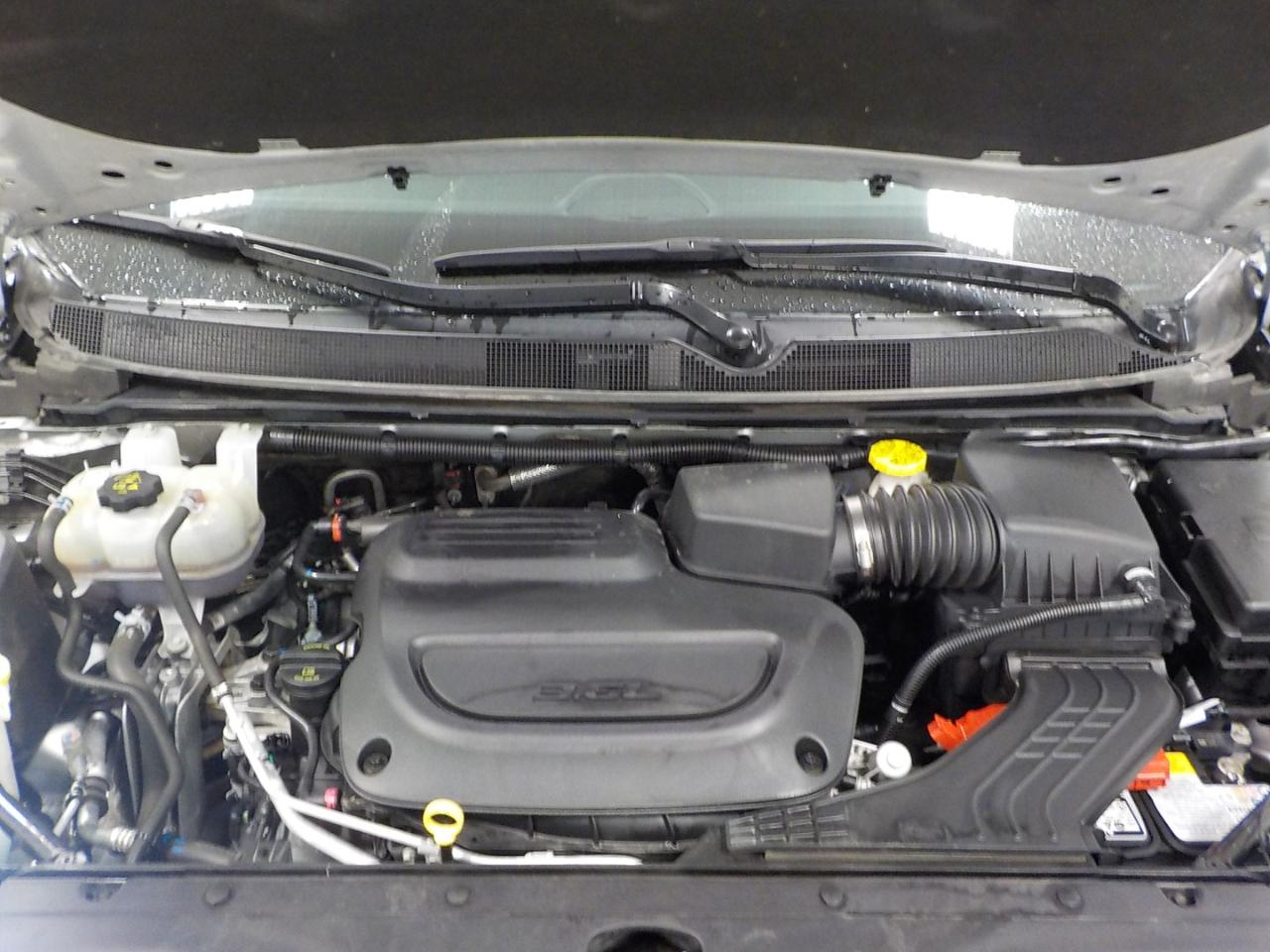 Chrysler Pacifica Touring L FWD 2024