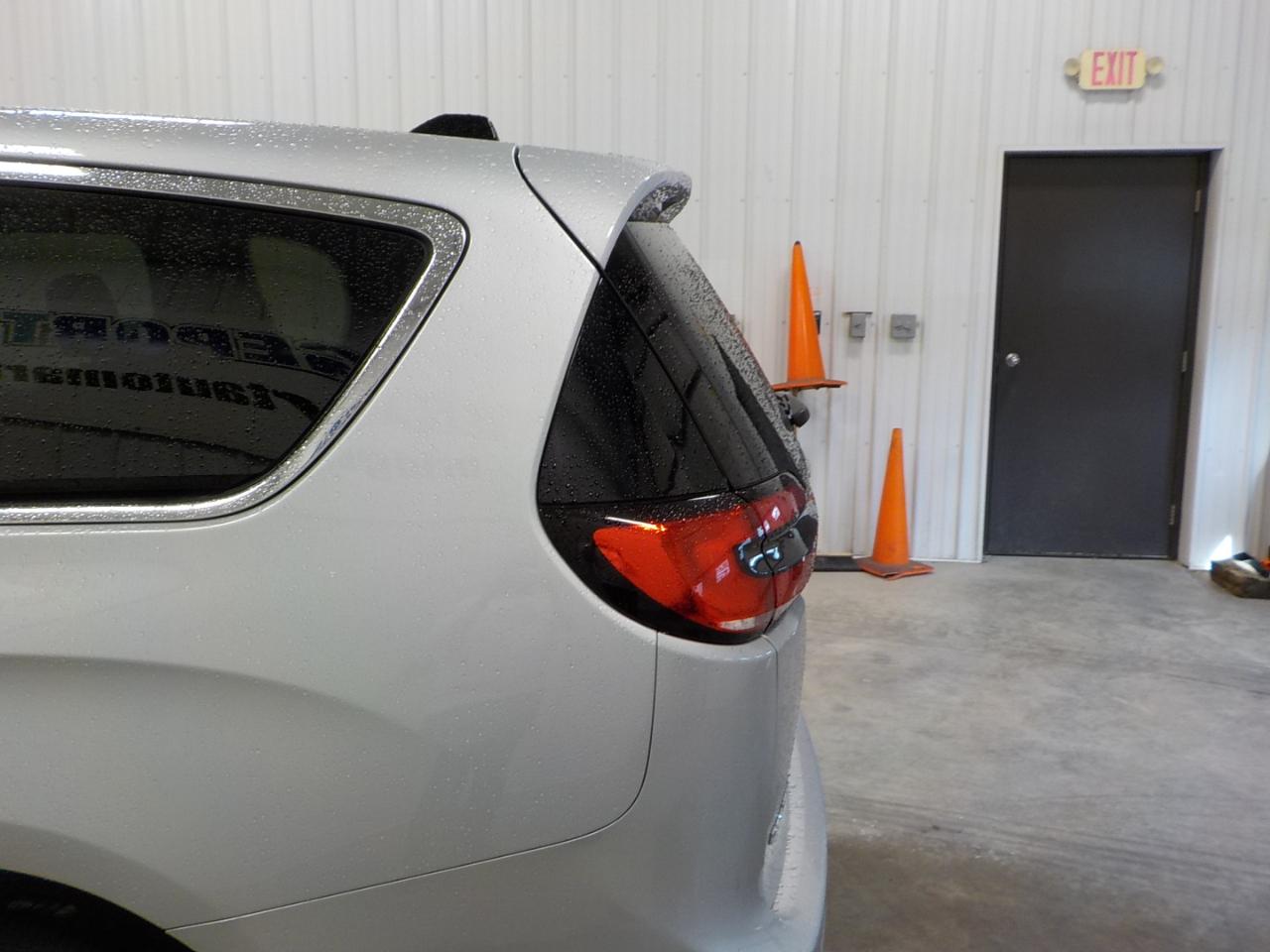 Chrysler Pacifica Touring L FWD 2024