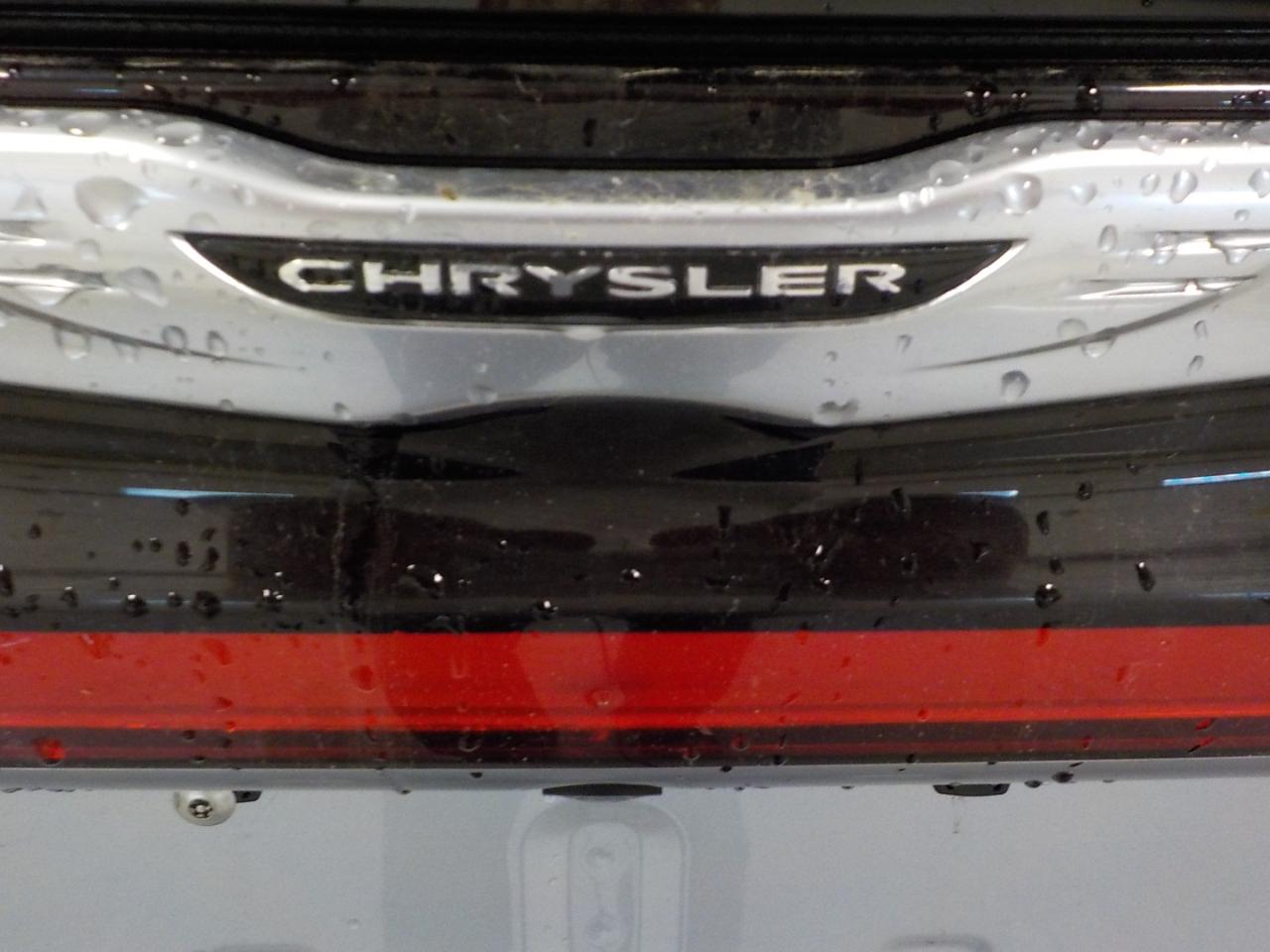 Chrysler Pacifica Touring L FWD 2024