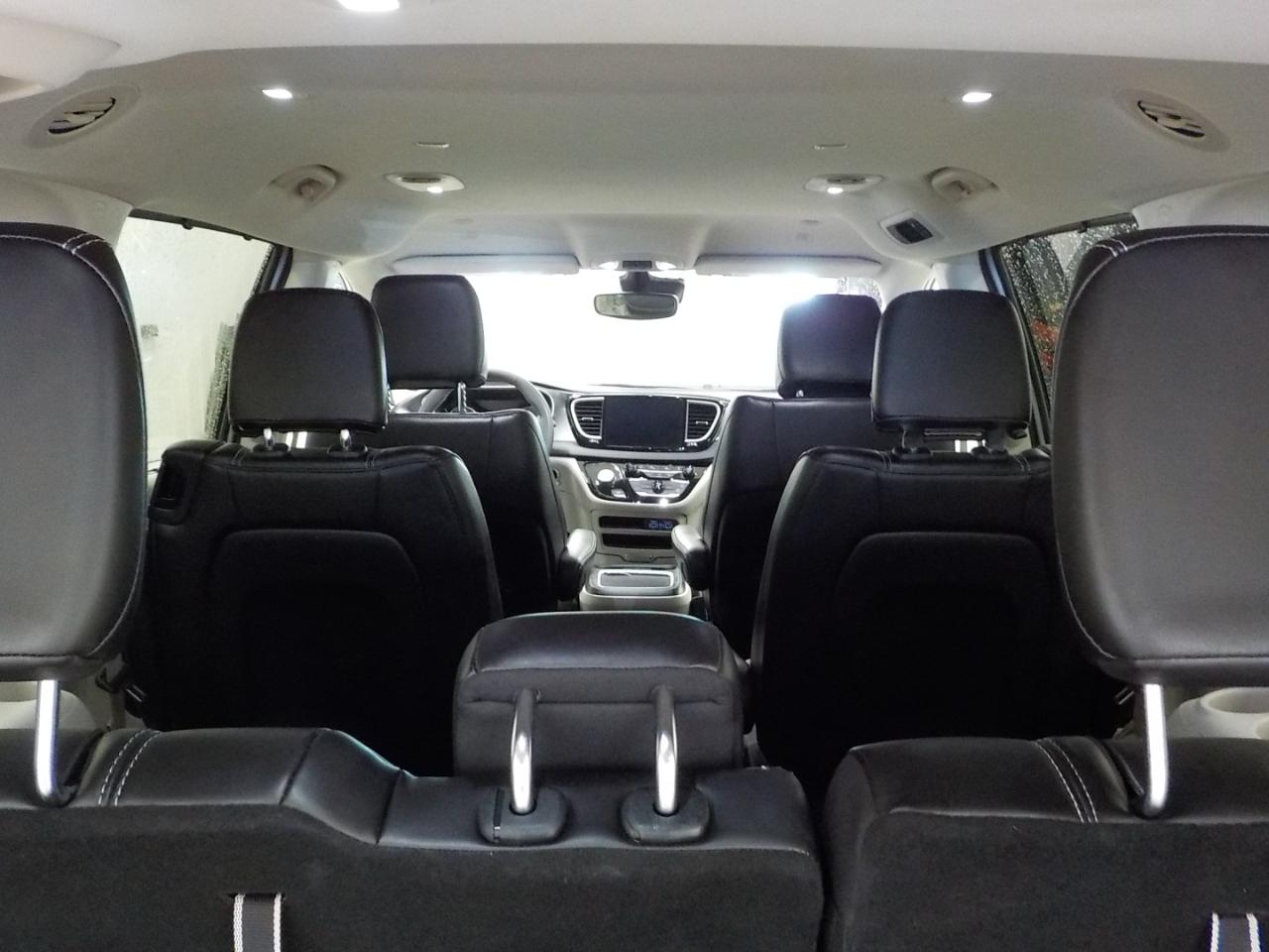 Chrysler Pacifica Touring L FWD 2024