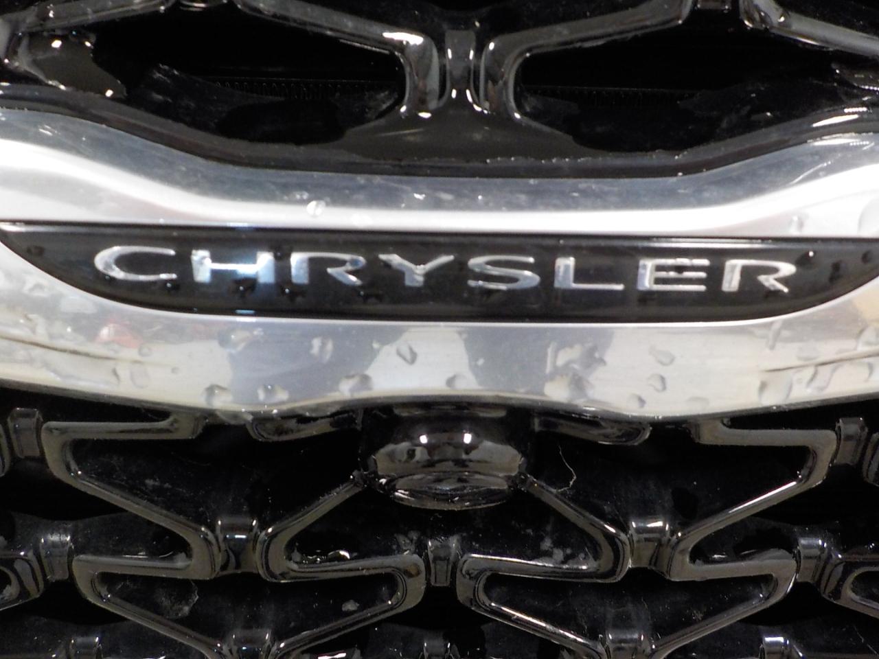 Chrysler Pacifica Touring L FWD 2024