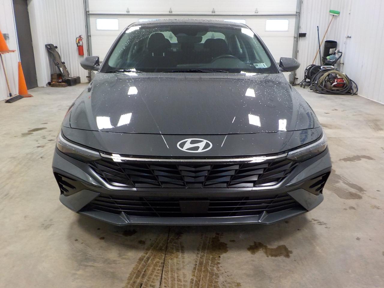 Hyundai Elantra SEL Convenience IVT 2025