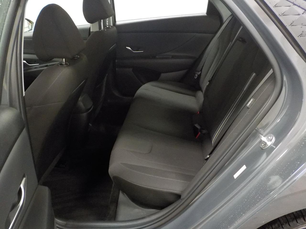 Hyundai Elantra SEL Convenience IVT 2025