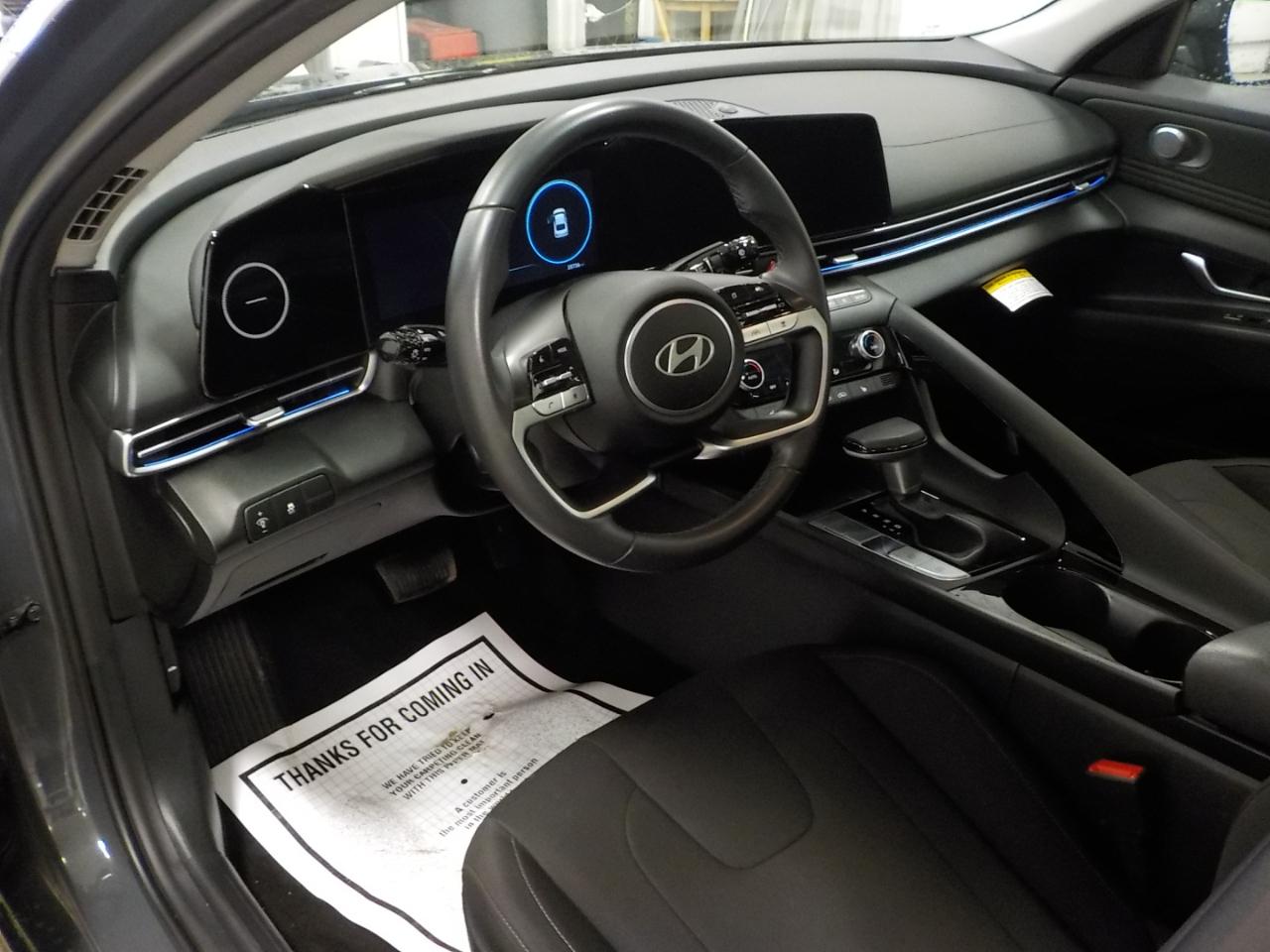 Hyundai Elantra SEL Convenience IVT 2025