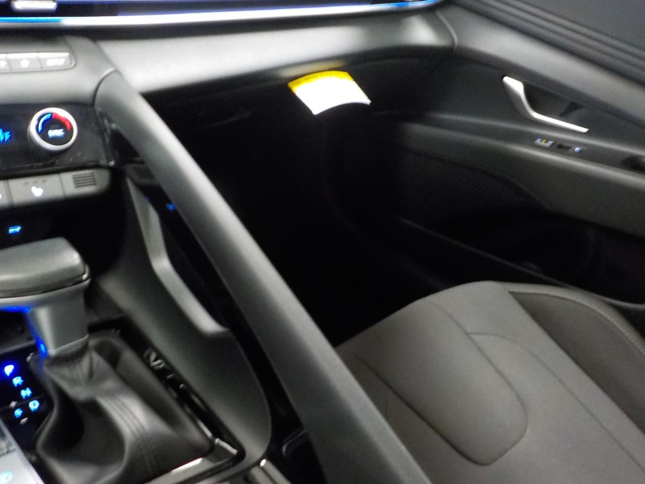 Hyundai Elantra SEL Convenience IVT 2025