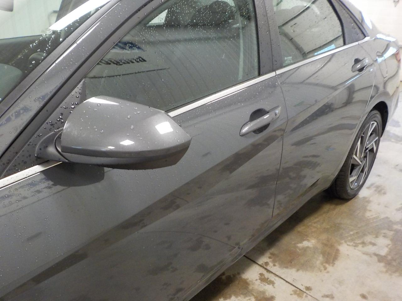 Hyundai Elantra SEL Convenience IVT 2025