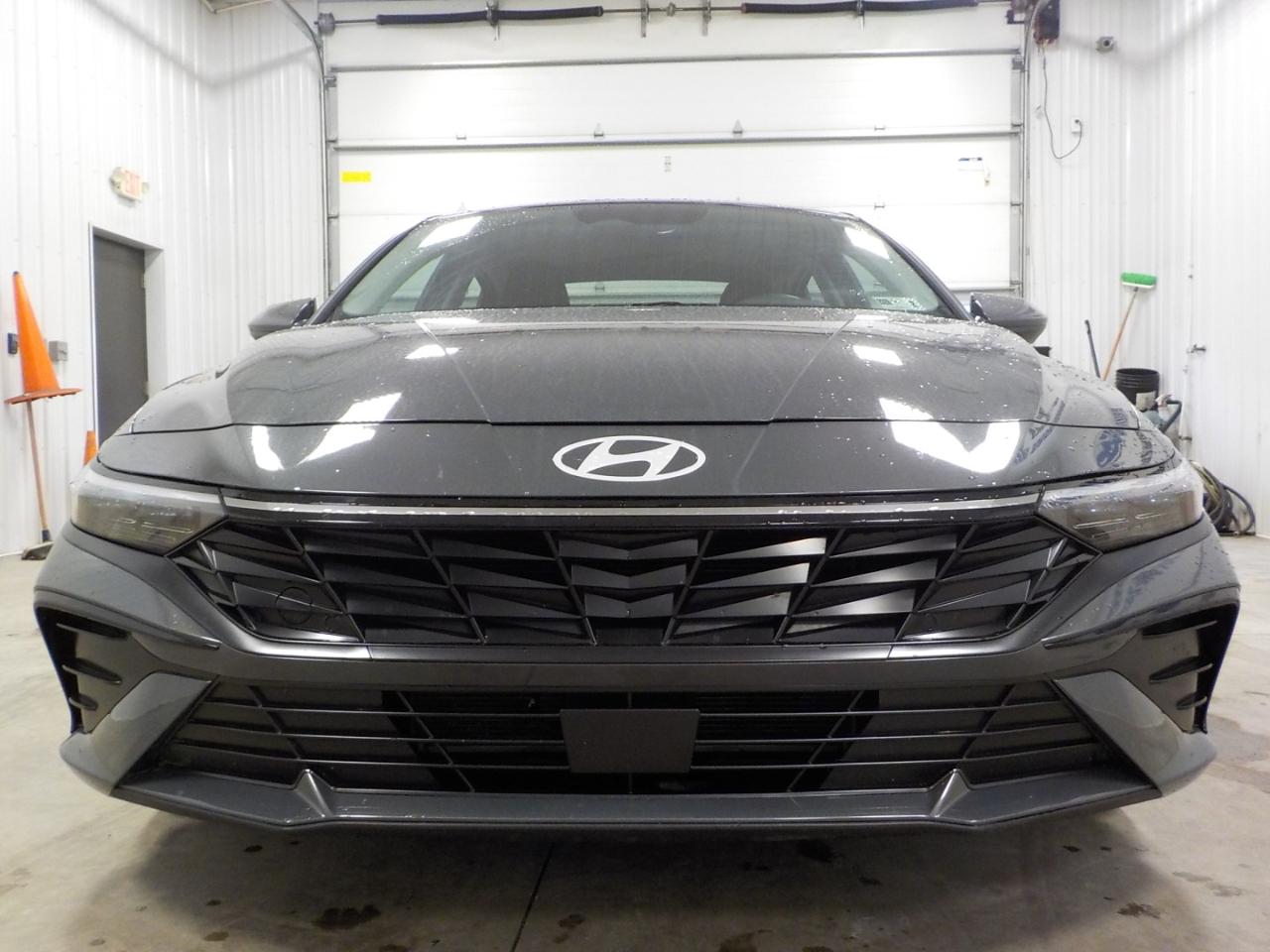 Hyundai Elantra SEL Convenience IVT 2025