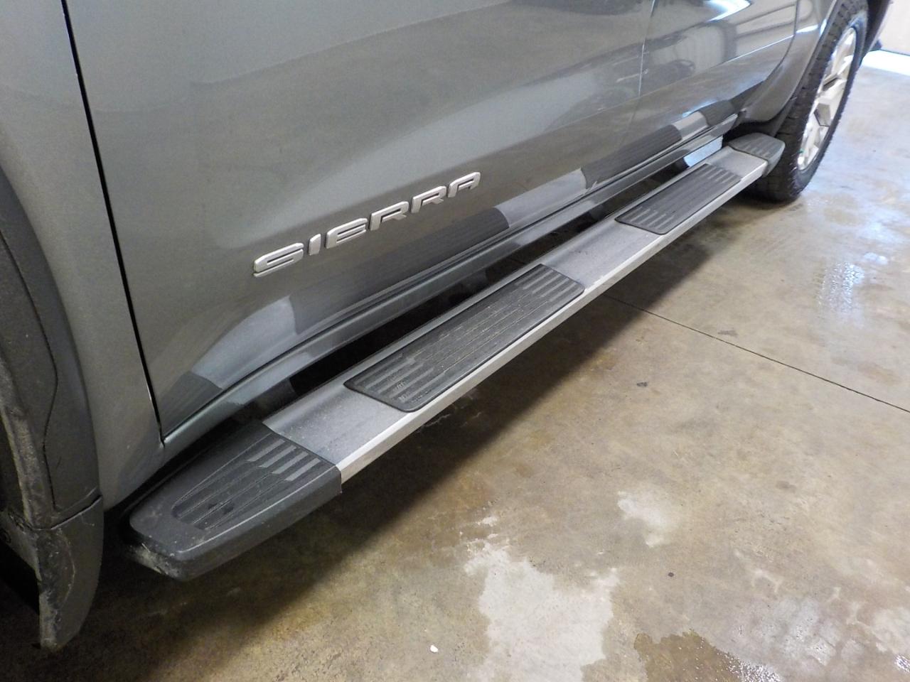 GMC Sierra 1500 4WD Crew Cab 147" SLT 2020