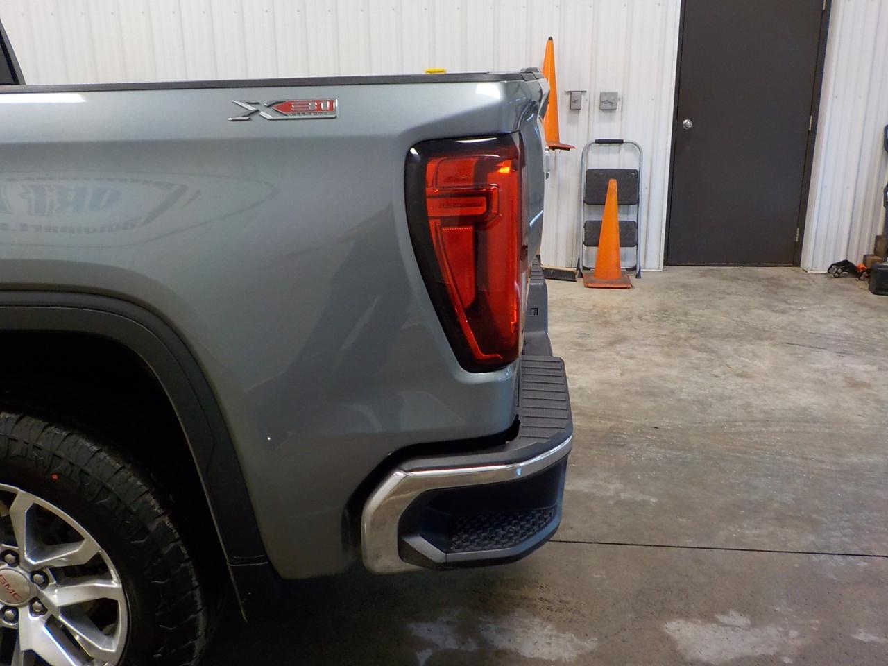 GMC Sierra 1500 4WD Crew Cab 147" SLT 2020